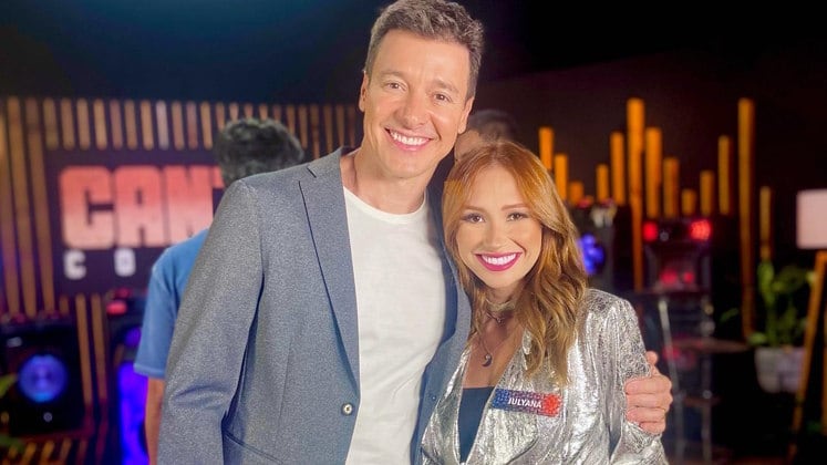 O primeiro episódio da quinta temporada foi marcante. Para deixar gravado na memória, Julyanna Lee também fez o seu registro ao lado do apresentador