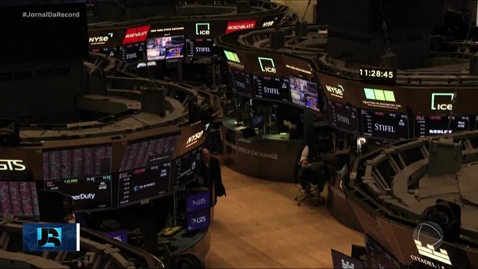 Bolsa de Valores de São Paulo sobe mais de 2,5% com expectativa por redução de juros nos EUA