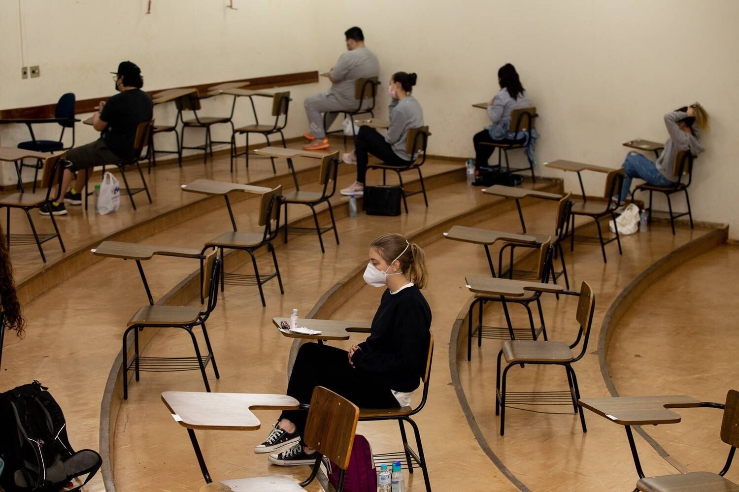O uso da proteção facial é obrigatório, desde a entrada até a saída do local de provas
