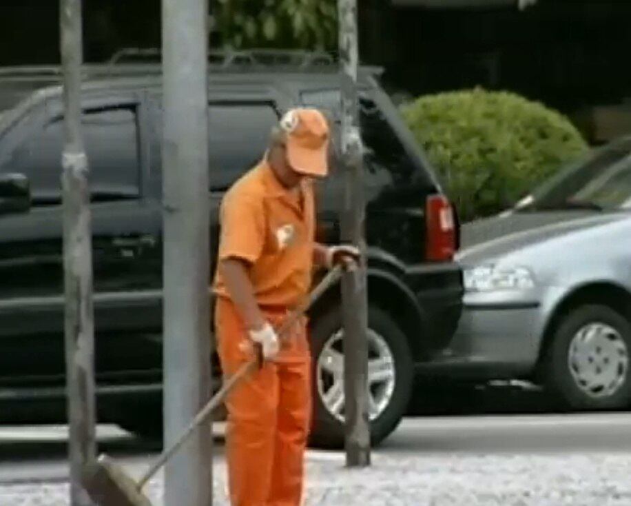 Prefeito baixou o salário e profissionais rejeitaram as vagas
