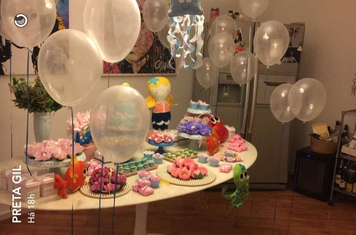 Preta Gil comemorou ao lado da família seis meses da neta, Sol de Maria. Com uma festa inspirada em sereias, a cantora celebrou mais um mês de vida da pequena
Acesse o R7 Play e assista à programação da Record quando quiser