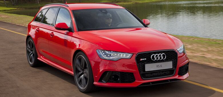 Design agressivo tem faróis de LEDs, para-choque com fibra de carbono e rodas de 21 polegadas