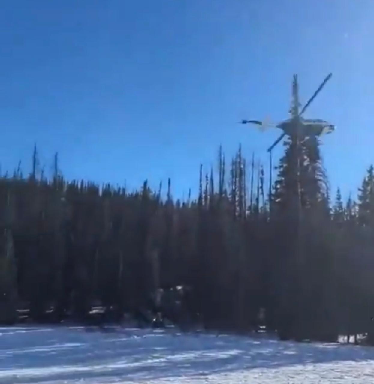 Queda de helicóptero em montanha nos EUA deixa uma pessoa gravemente ferida