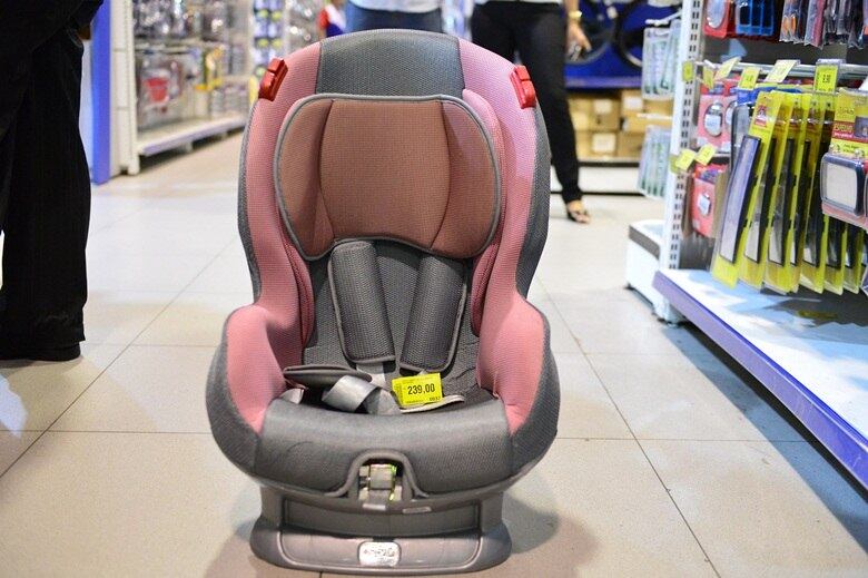 Cadeirinha para criança para até 25 quilos — R$ 239