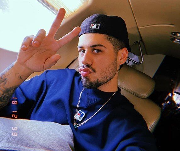 Um dos assuntos mais comentados ao longo do Carnaval deste ano foi uma indireta que o cantor Zé Felipe deu para o influencer Rezende, ex-namorado de sua esposa, Vírginia Fonseca. Diante disso, o FLIPAR! te conta agora que história é essa e relembra outras indiretas.