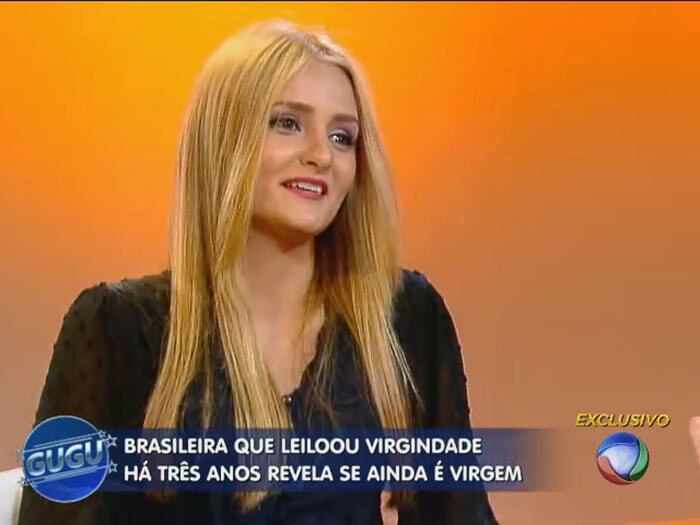 Ela disse que não ficou satisfeita com a produção do documentário.


— Ele queria conduzir o documentário de uma forma e eu não me sentia à vontade. Ele queria dramatizar as coisas, decidir tudo e eu não aceitei! Ele queria que eu chorasse, fingisse tristeza, procurasse ajuda de psicólogo... O que eu não estava sentindo na verdade

+ Quer assistir às íntegras do programa Gugu? Acesse R7 Play e veja quando e onde quiser!
