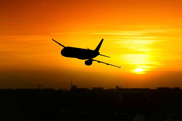 Programas de milhas e pontos também são excelentes opções a quem quer viajar pagando pouco ou nada. O R7 Viagens conversou com alguns deles. Para se dar bem, é preciso ter planejamento, como conta André Fehlauer, diretor de produtos da Smiles.
— Concentre os gastos que você já teria, do dia a dia, no mesmo cartão de crédito. Escolha sempre a companhia aérea parceira do programa, para acumular pontos em viagem que já faria