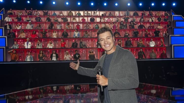 O Canta Comigo 3 está prestes a ter o seu grande desfecho! Depois de 80 participantes passarem pelo palco do reality, apenas 14 conseguiram seguir para a final. Agora, a competição está mais acirrada e apenas um candidato poderá levar o prêmio de R$ 300 mil. Saiba os detalhes!