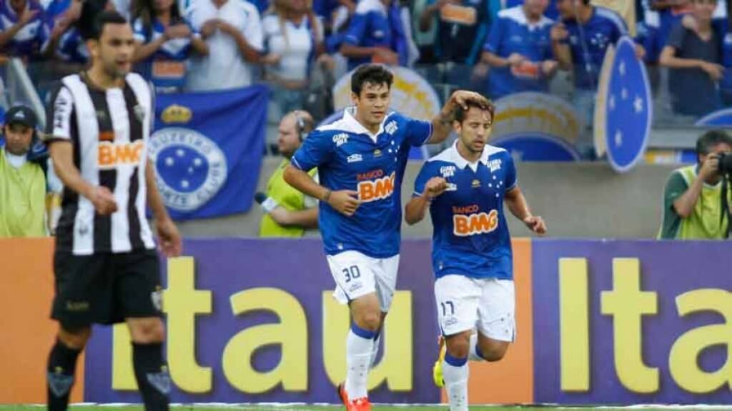 Em 2013, a equipe do Cruzeiro marcou 77 gols e se isolou como o melhor ataque de uma única edição de Brasileirão. De quebra, ainda conquistou o título da competição (Foto: Gil Leonardi/Lancepress!)
