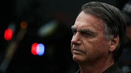 Bolsonaro deixou a prisão domiciliar e foi a hospital na tarde desta terça (16)