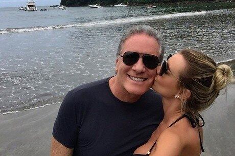 Ana Paula Siebert faz a última prova do vestido, diz jornal