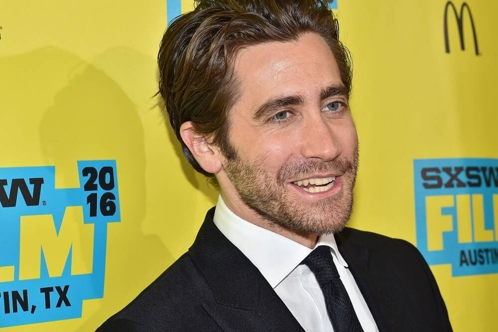 Apesar do romance com Jennifer não ter rolado, Jake coleciona uma bela lista de ex-namoradas. O ator já ficou Reese Witherspoon, Kirsten Dunst e Taylor Swift