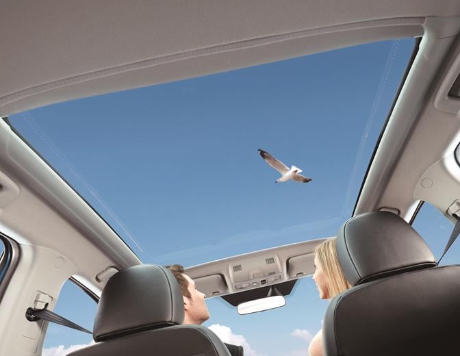 A Mitsubishi oferece opcionalmente o teto-solar panorâmico e os faróis de xenônio como opcionais da versão topo de linha do ASX. Com ele o modelo custa R$ 105.990

VEJA TAMBÉM:
> Novo Chery Tiggo chega ao Brasil com visual renovado e preço menor

> Volkswagen mostra na Argentina novo popular de R$ 25 mil

Quer saber tudo sobre carros? Acesse R7.com/carros
