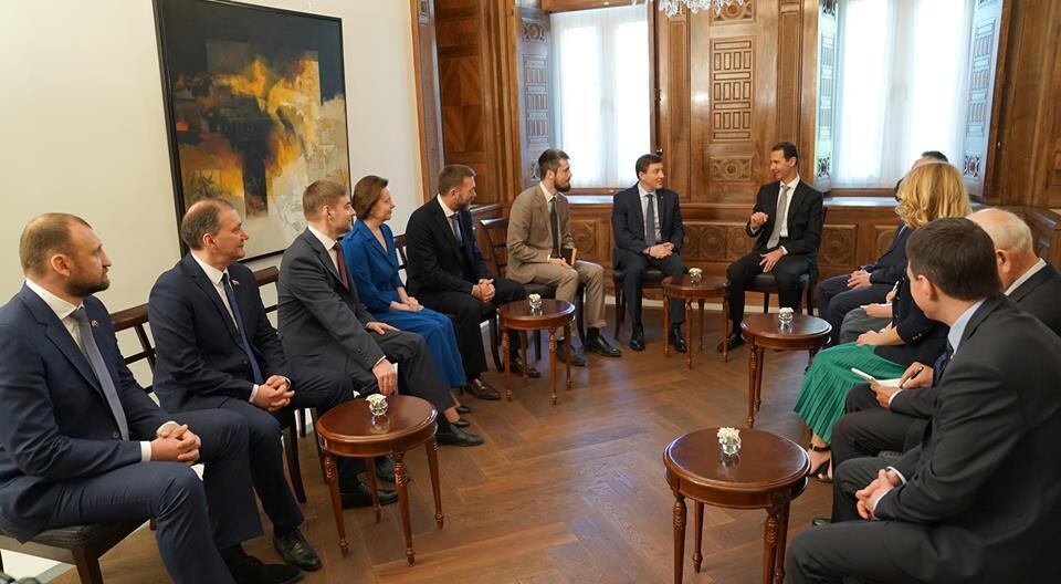 Assad em reunião com legisladores russos em Damasco