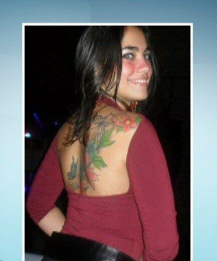 

Uma amiga de Talita disse em uma rede social ter conversado com a vítima na véspera do crime.

— Ontem ela falou comigo por inbox que estava
passando por problemas com o marido, que ele estava tendo alguns surtos psicóticos.
Alguns problemas de não querer mais comer ou dormir e que ela estava
preocupada. Sim, ela veio me pedir oração e eu disse pra ela tomar cuidado,
vigiar, orar e que eu estaria orando por eles

 

