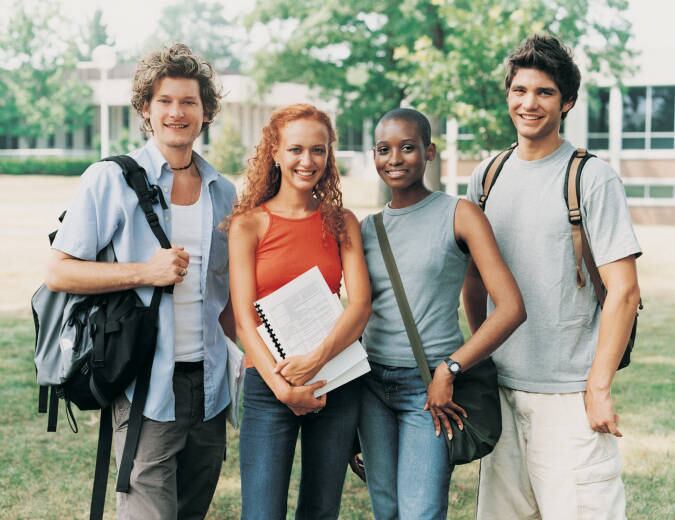 O número de alunos estrangeiros matriculados nos Estados Unidos subiu para 886.052 neste ano — 66.408 a mais do que em 2013