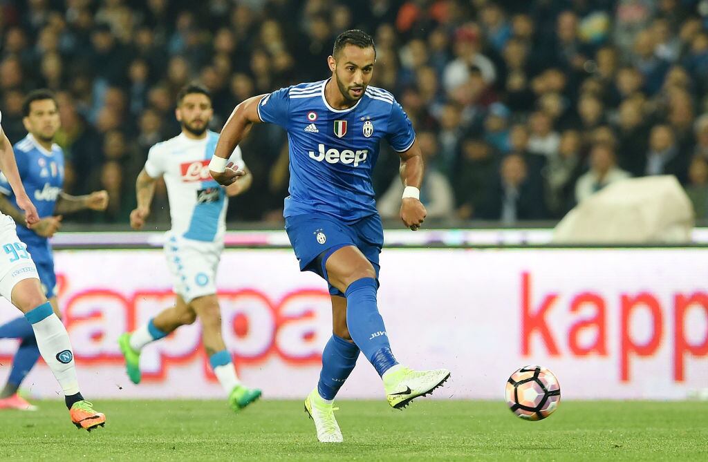 Medhi Benatia, zagueiro de 30 anos, pertencia ao Bayern de Munique. Os alemães emprestaram o defensor à Juventus por um semestre, ao custo de 3 milhões de euros. Agora, a Velha Senhora decidiu contratar o marroquino por mais 17 milhões de euros (R$ 62,5 milhões)