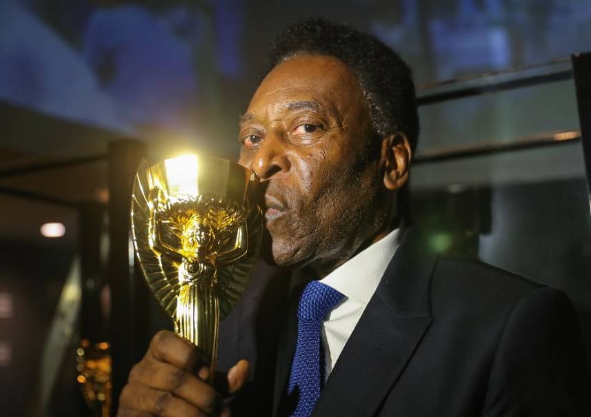 Na véspera da Copa do Mundo de 2014, Pelé opinou sobre a onda de protestos: