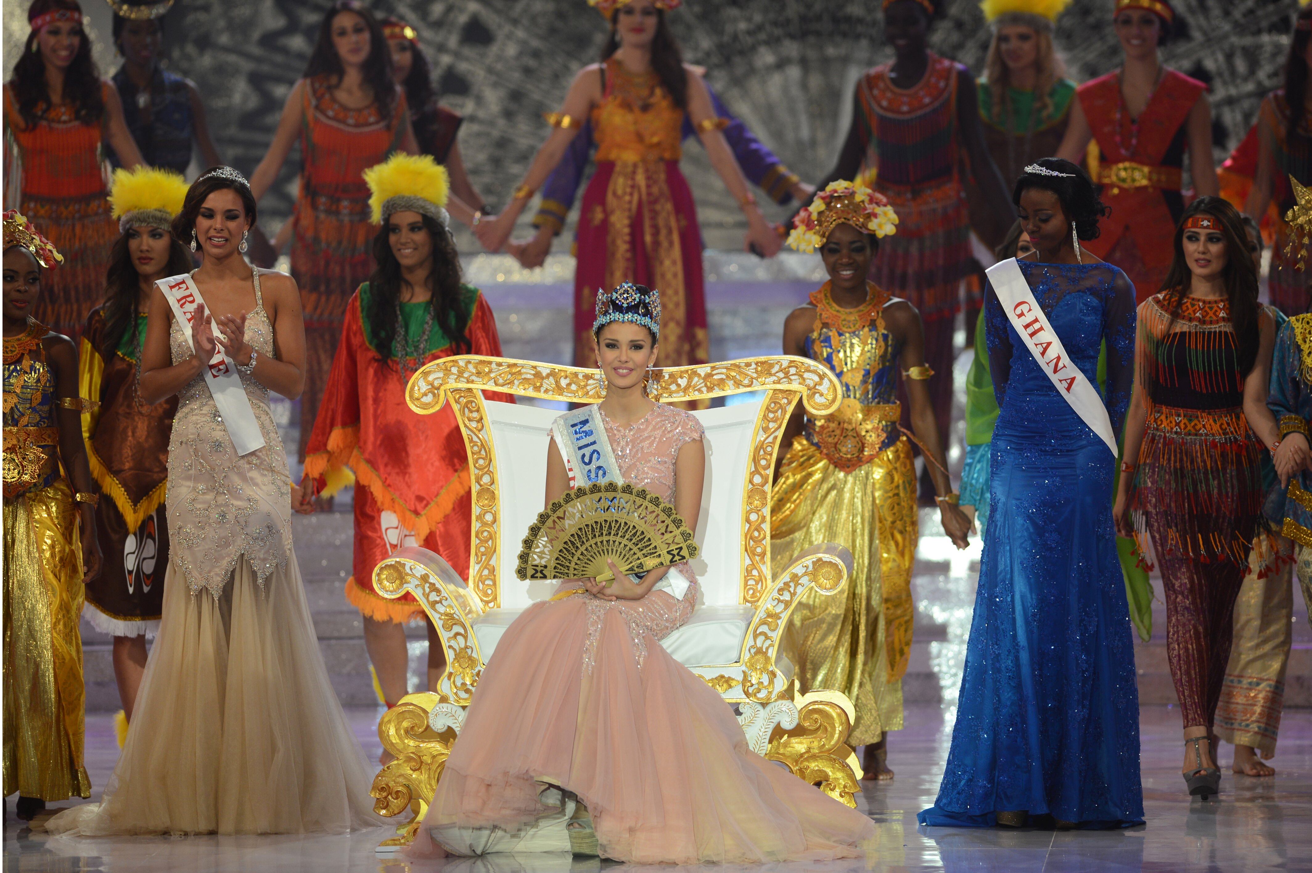 A Miss World já estrelou filmes, programas de TV, campanhas
publicitárias e não é difícil encontrar uma capa de revista que ela
tenha estampado