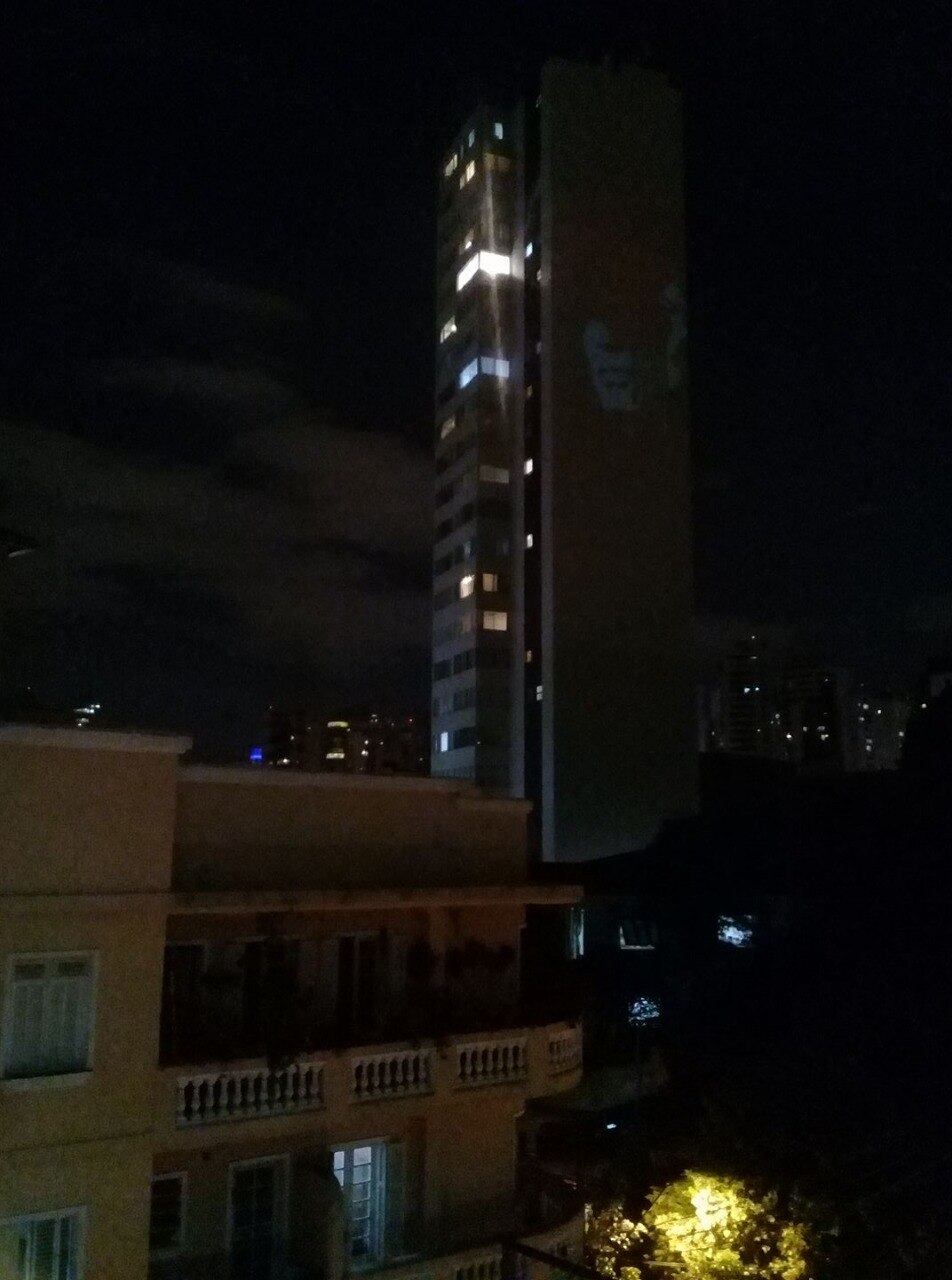 Em São Paulo, alguns edifícios ganharam projeções. Na imagem
acima, o rosto de Marielle aparece refletido