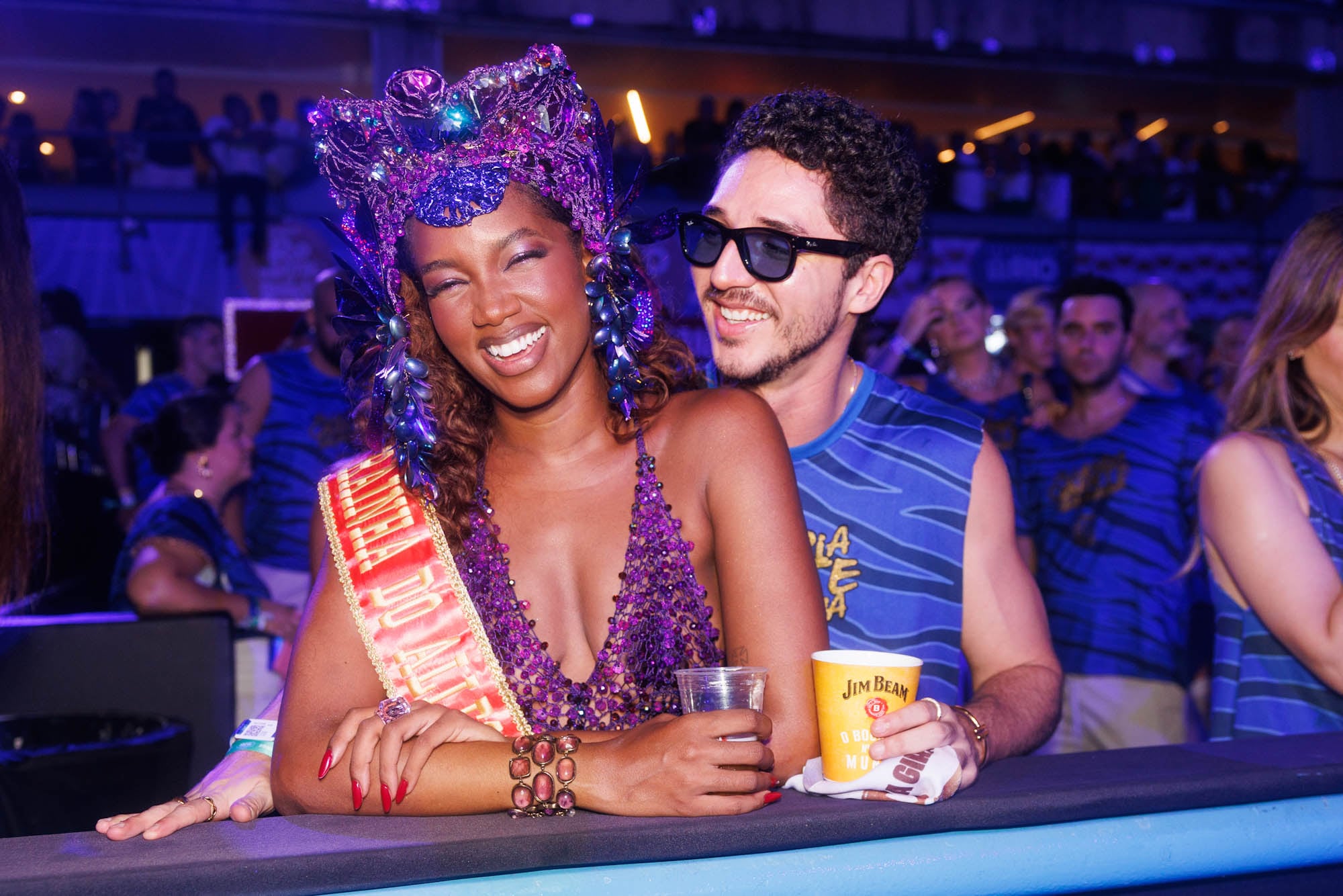 Iza e João Vitor Silva assumem romance