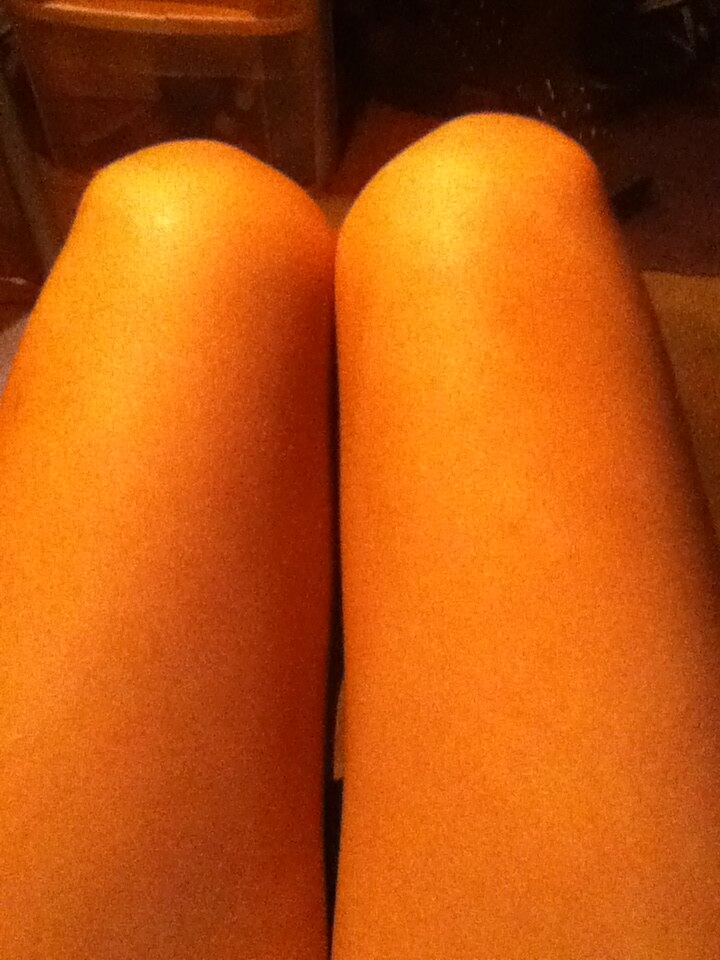 Olhe atentamente e responda: esta foto mostra pernas ou salsichas?