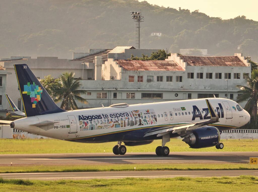 Azul: voos fictícios para recolher doações às vítimas na Ucrânia