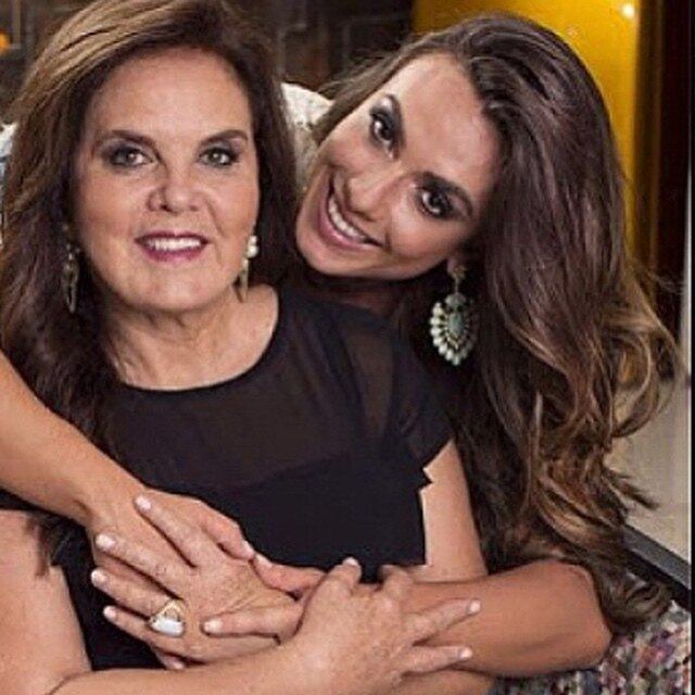 — Prefiro fazer faxina, não tenho nada contra [quem faz]. Eu
ia entrar na justiça, mas não entrei por minha família. Eles disseram pra não
entrar porque Deus se encarrega 