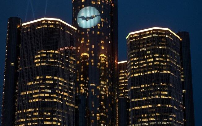 Em 1989, a Chevrolet já produziu um Batmóvel, e não foi qualquer projeto, eles equiparam com uma turbina de avião montada sobre o chassi de um Impala. O Batmóvel a jato acelera de 0 a 100 km/h em 3 segundos, atingindo 530 km/h