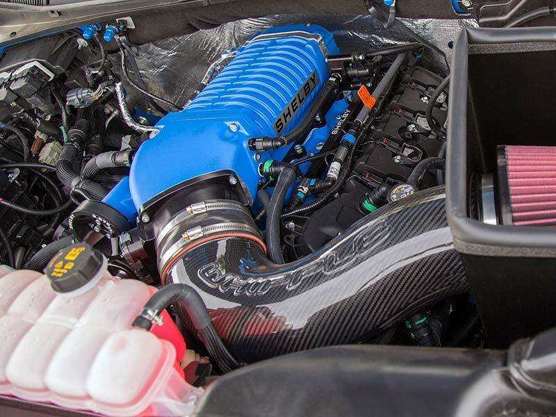 E como não poderia ser diferente num modelo Shelby, um potente motor V8 5.0 de 709 cavalos equipa o modelo