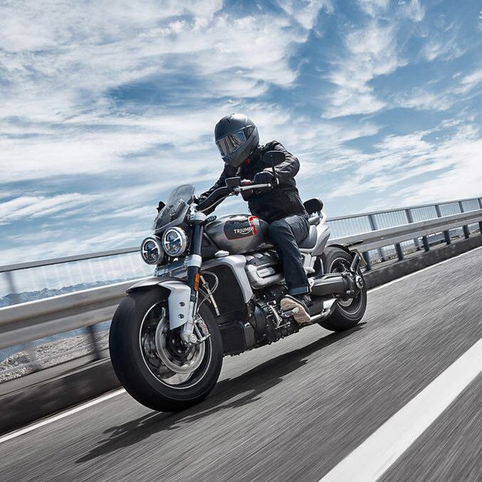 Modelo vem equipado com motor de 2.500 cc, que entrega 167 cv