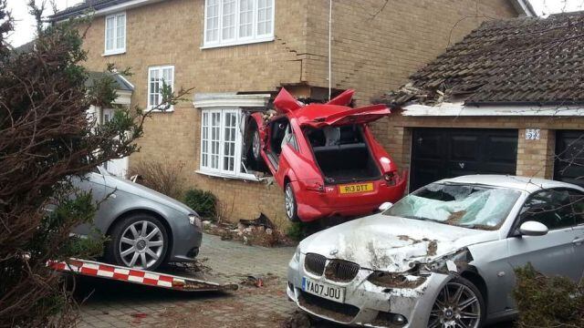 Destruição por onde passou