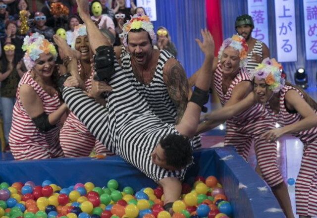 Com todo o olhar clínico que tem lançado sobre os parceiros de confinamento, fica impossível ao jogador, neste fim de semana, não despejar algumas de suas impressões ali na roda. O alvo principal é novamente Flávio Mendonça, que não gosta nada da leitura que o colega faz sobre o seu desempenho no jogo. "Nos momentos de competição, claro, a gente acaba extrapolando", instiga o gêmeo. Vem chumbo grosso por aí! 

