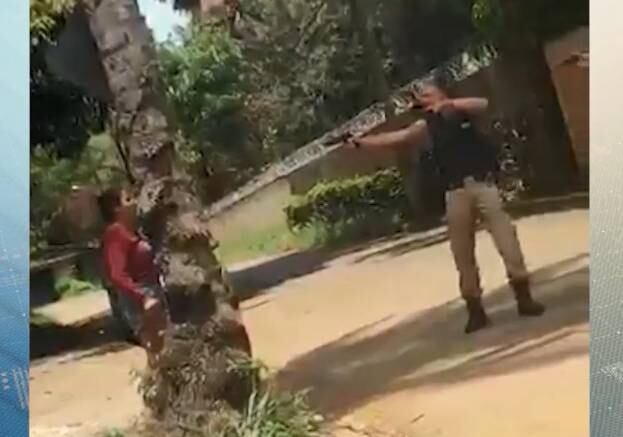 Vídeo mostra momento em que policial fez o disparo
