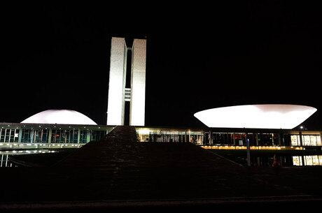 Sessão destinada a apreciar 24 vetos presidenciais começou às 11h da manhã