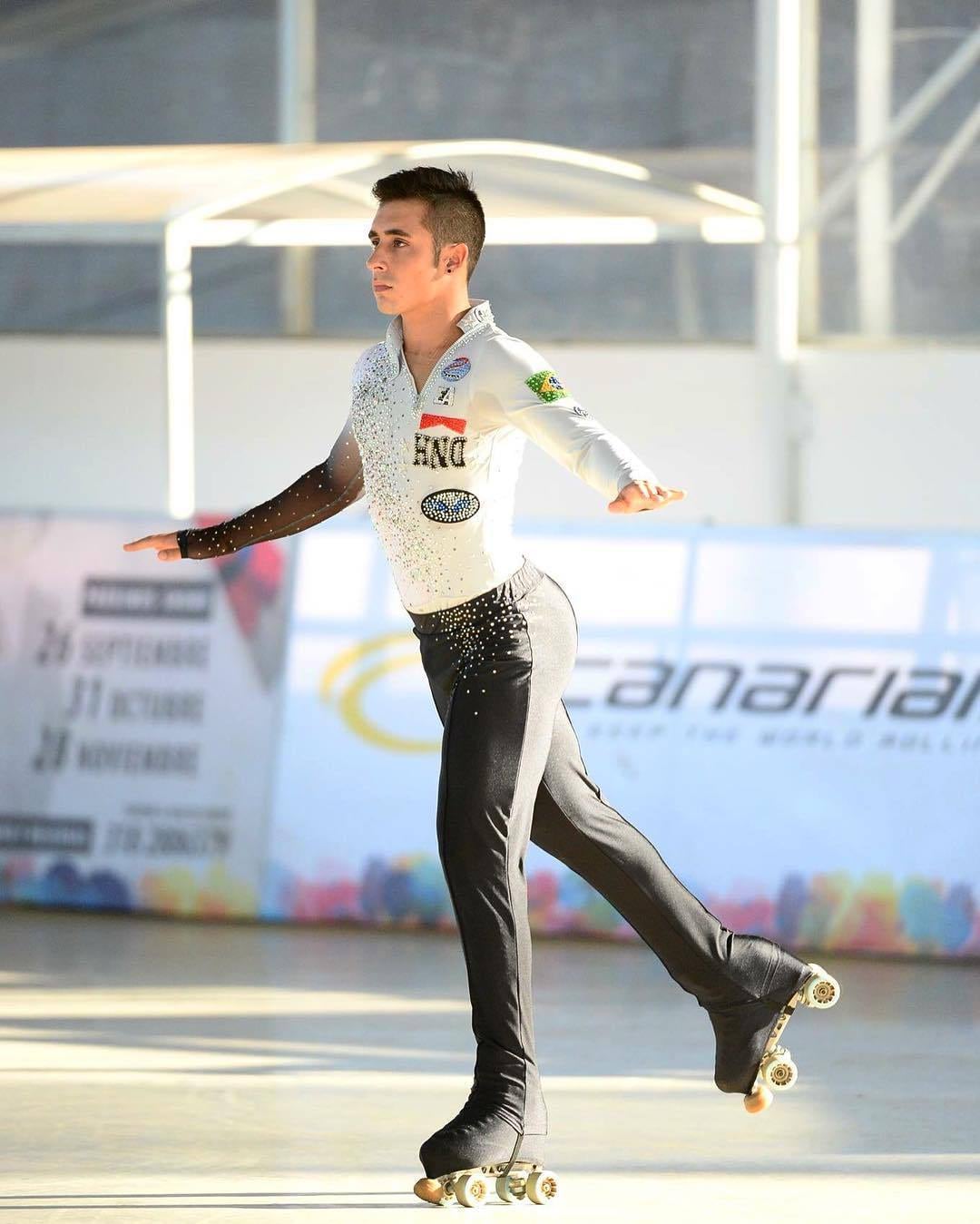 Gustavo Casado tem 27 anos e vai ao Pan de Lima 2019 já como
um atleta experiente com mais de uma década dedicada às competições. Há dez anos, ele se sagrava campeão mundial
Junior na Alemanha, dando início a uma série de conquistas que inclui dez
títulos nacionais, e o bicampeonato sul-americano e mundial já entre os adultos