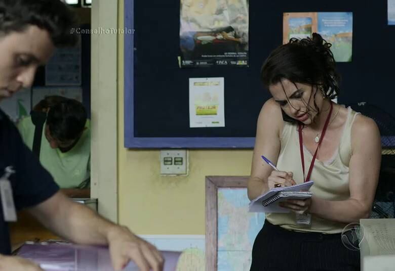 Uma vizinha de Silmara percebeu o que estava acontecendo e ligou para o Conselho Tutelar fazendo uma denúncia