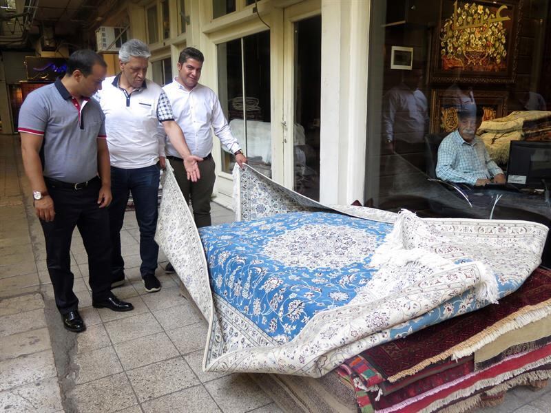 Digite a legenda da foto aqui