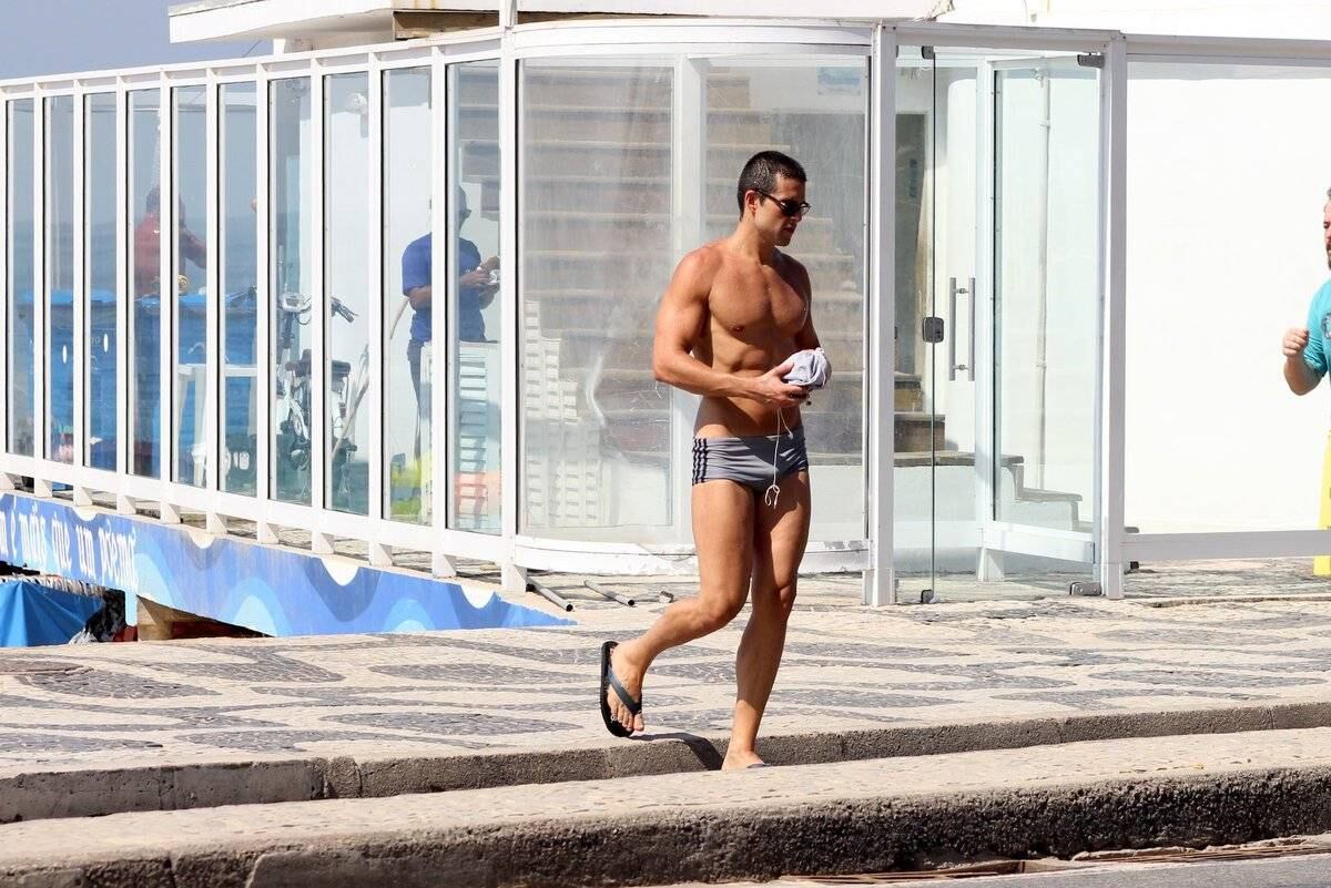 Sérgio também usou óculos escuros para se proteger do sol