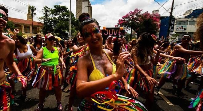 Bloco Juventude Bronzeado agitou as ruas de Belo Horizonte