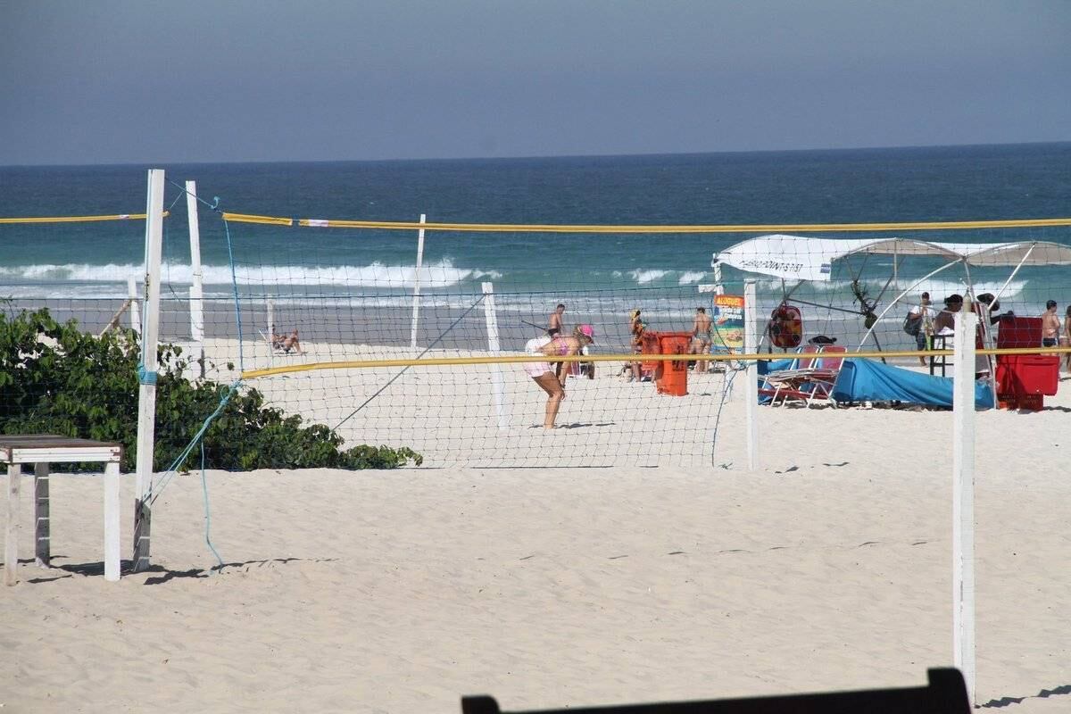 Mas não parou! A gata correu por bastante tempo