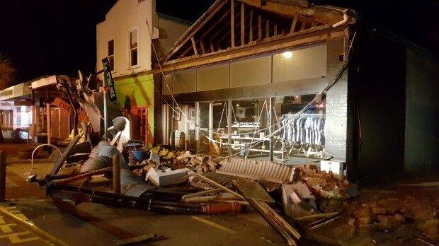 Segundo o Serviço Geológico dos Estados Unidos, o tremor teve magnitude 7.8 na escala Richter