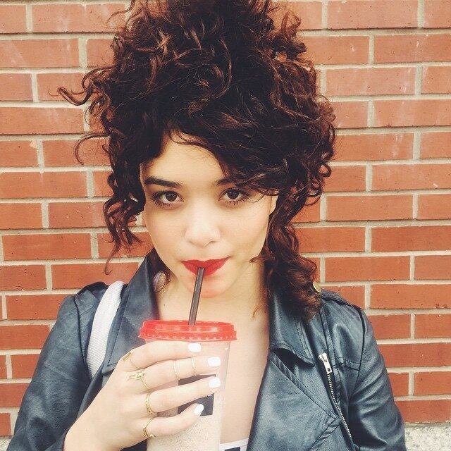 Veras é uma ativista do movimento body-positive, e disse que
virar modelo mudou a relação que ela tem com seu corpo


E você já se inscreveu no canal do Hora 7 no YouTube? Tá esperando o quê?