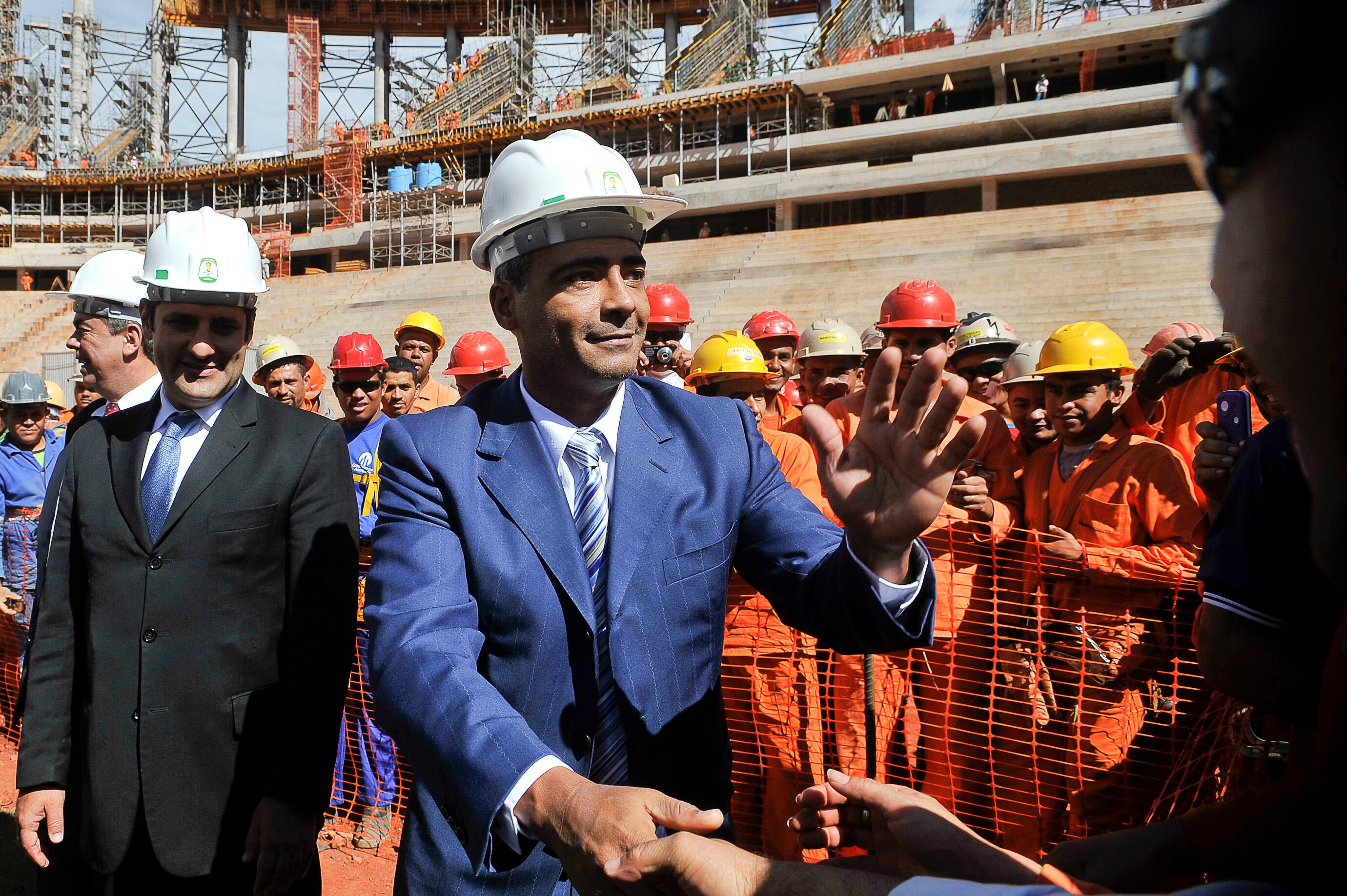Romário também não deixou de lado os estádios da Copa do Mundo de 2014 que será realizada no Brasil. Ele fez um requerimento para a realização de audiência pública para debater a questão da
acessibilidade nos locais onde vão acontecer os jogos