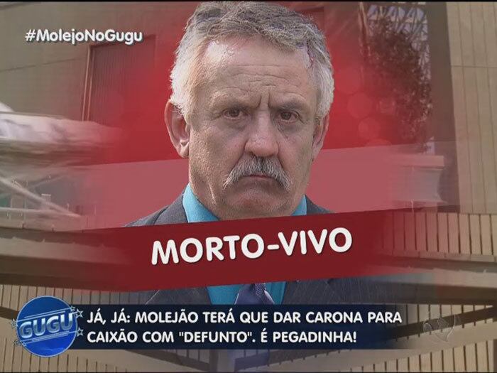 O que eles não sabiam é que dentro do caixão estava um ator se fingindo de morto 

+ Quer assistir às íntegras do programa Gugu? Acesse R7 Play e veja quando e onde quiser!