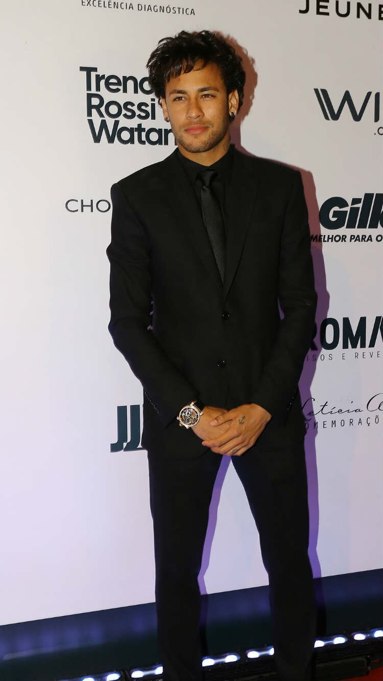 E Neymar participou de um leilão promovido por seu Instituto, na noite desta quinta-feira (22), quando confirmou o fim do relacionamento com Bruna Marquezine 