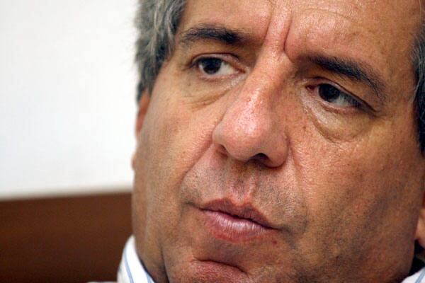 Com a mesma opinião que Laor, Fernando Silva, candidato à presidência do clube, também disparou contra Damião

— Tomara que a partir de amanhã ele faça muitos gols e seja artilheiro. O Damião na melhor fase nunca valeria R$ 42 milhões