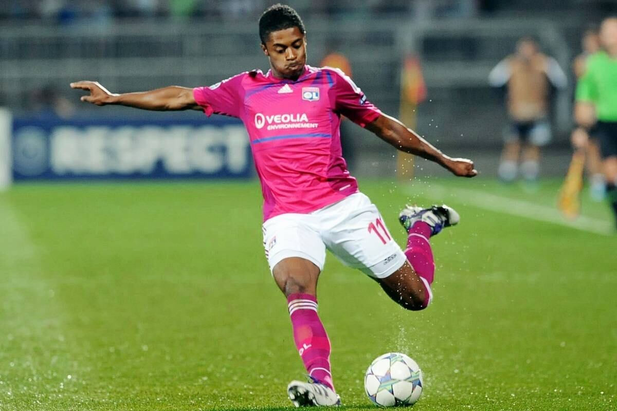 Na França, além do Evian, o Lyon também usa o rosa de vez em quando

Saiba tudo sobre esportes! Acesse R7.com/esportes