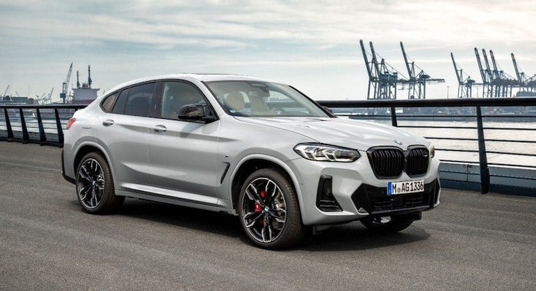 Transmissão é automática de oito velocidades e a tração é integral por demanda