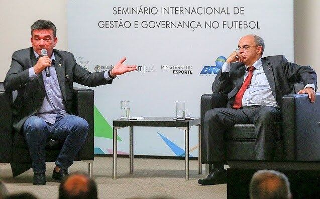 Andrés e Bandeira espertos. Tiraram o foco de seus decepcionantes times